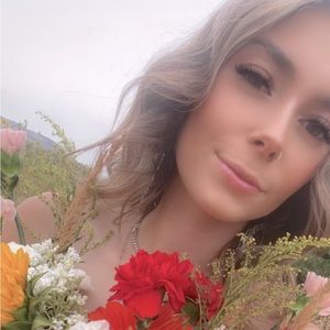 Meet your Posher, Makenna leeann